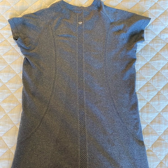 Lulu swiftly tech short sleeve shirt size 8 - Picture 3 of 4